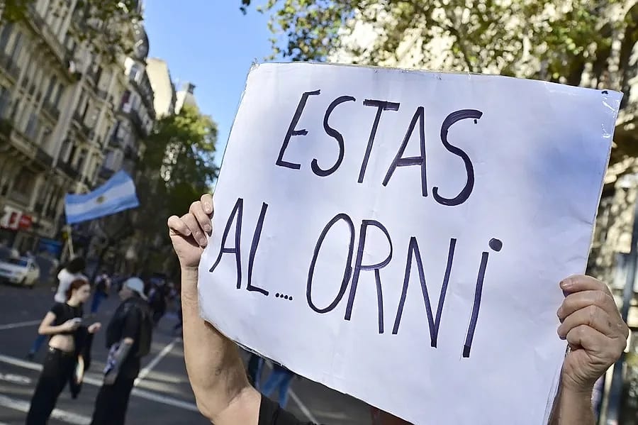 Adorni niega enriquecimiento ilícito y Milei le da respaldo público