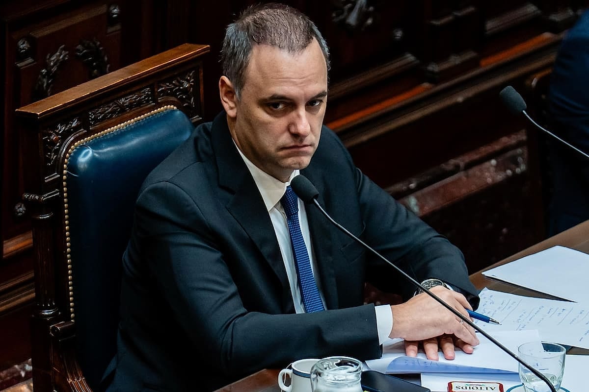 La nueva versión de Adorni desmiente lo que declaró en el Congreso y en la Casa Rosada