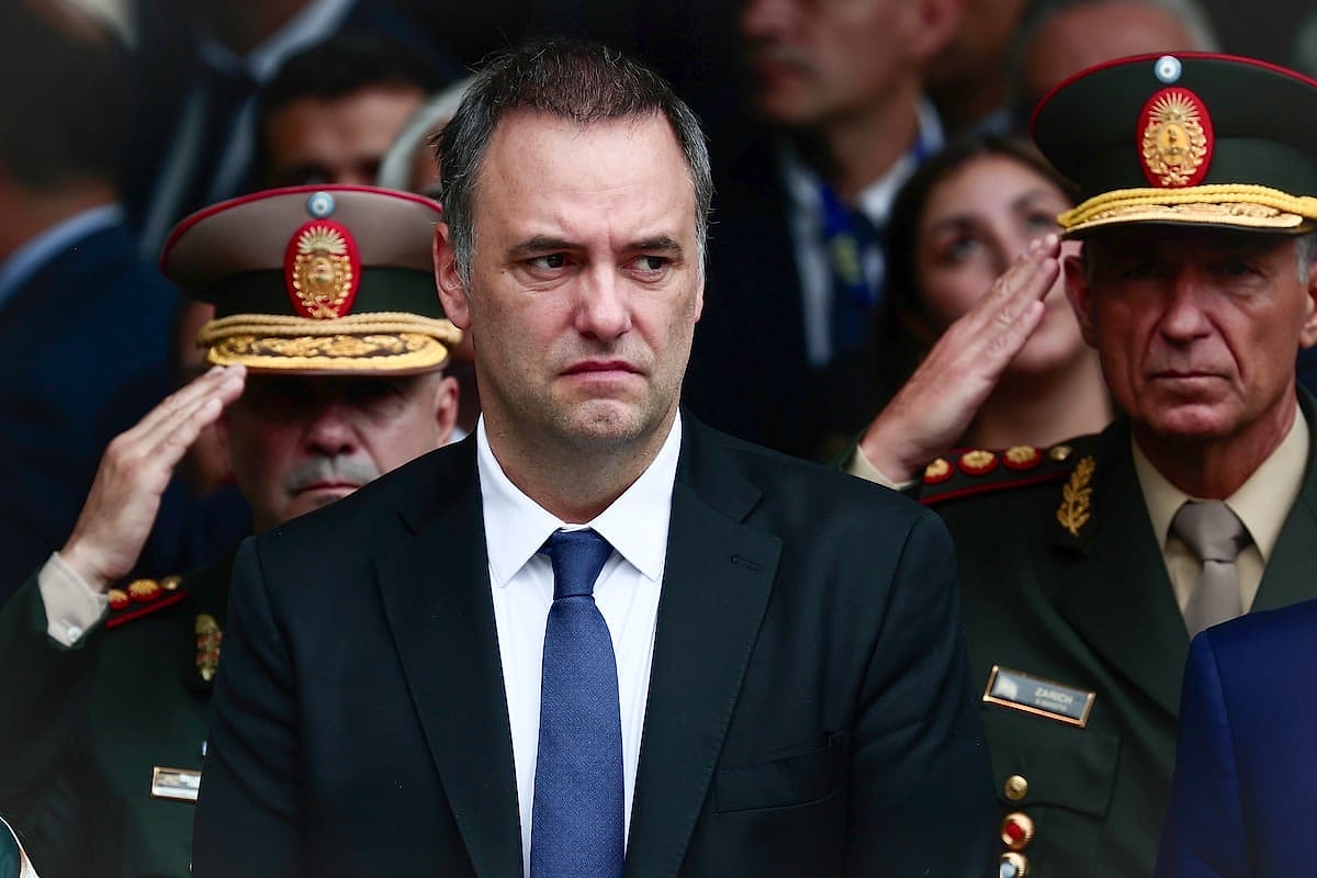 Manuel Adorni renunció como jefe de Gabinete de Milei en medio de una investigación judicial