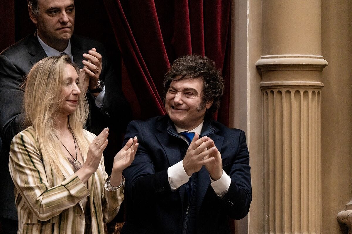 Milei respalda a Manuel Adorni tras informe que lo vincula a presuntas irregularidades