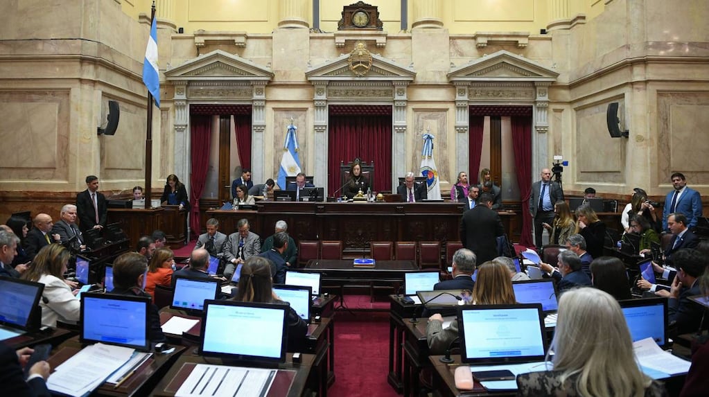 Mientras crecen los cuestionamientos a Manuel Adorni, el oficialismo busca sostener su agenda en el Congreso | TN